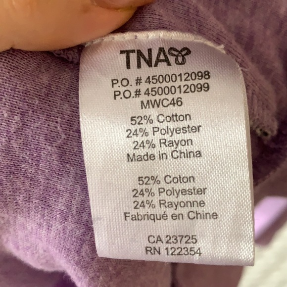 Aritzia TNA hoodie - Picture 4 of 4